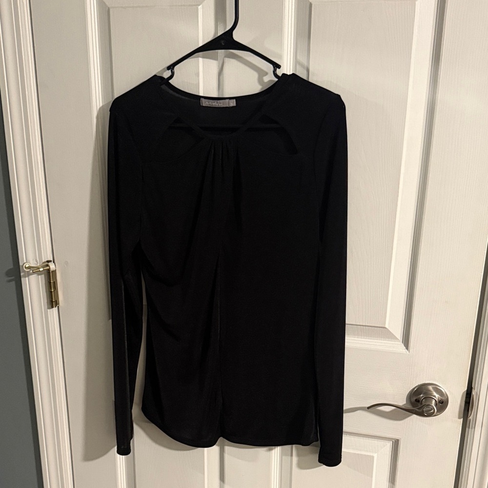Buckle BKE Elegant Black Long Sleeve Women's Top